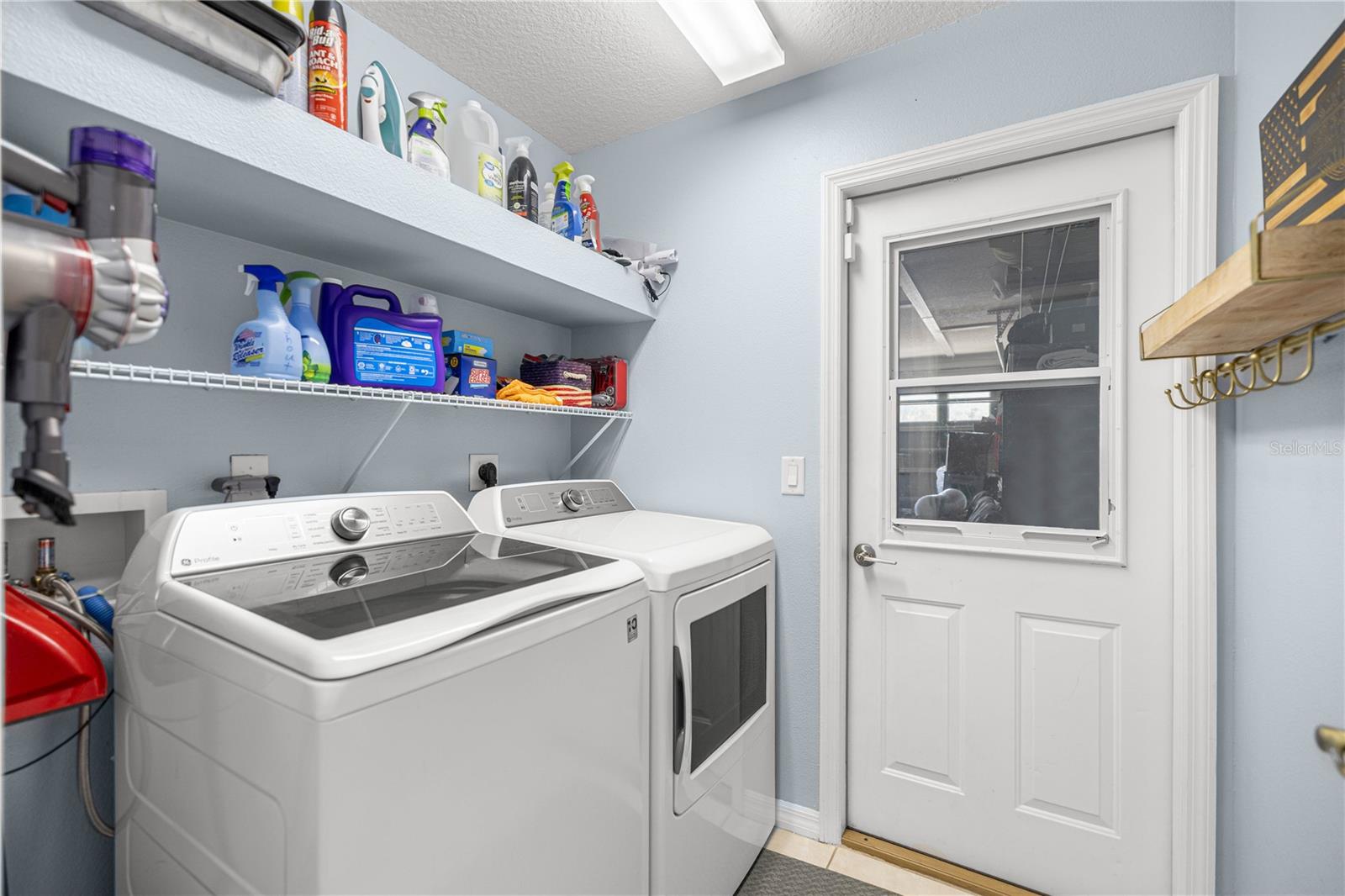 Listing photo id 33 for 2478 Angola Drive