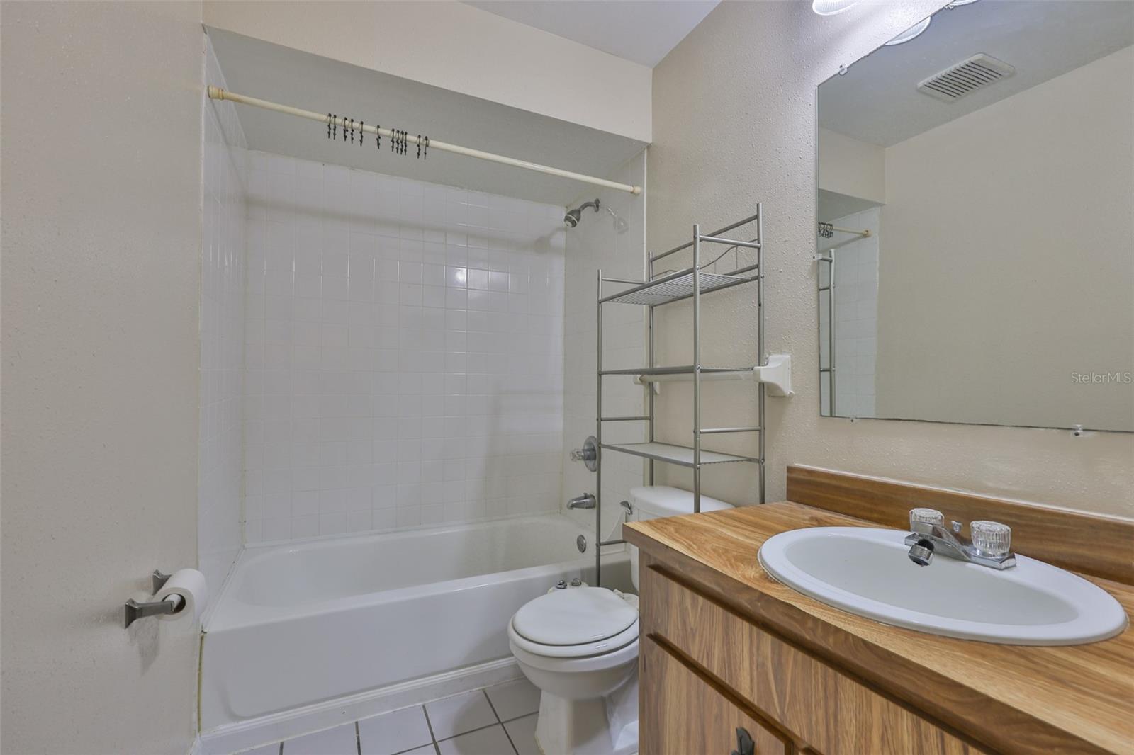 Image 13 of 35 For 11507 Valencia Drive B