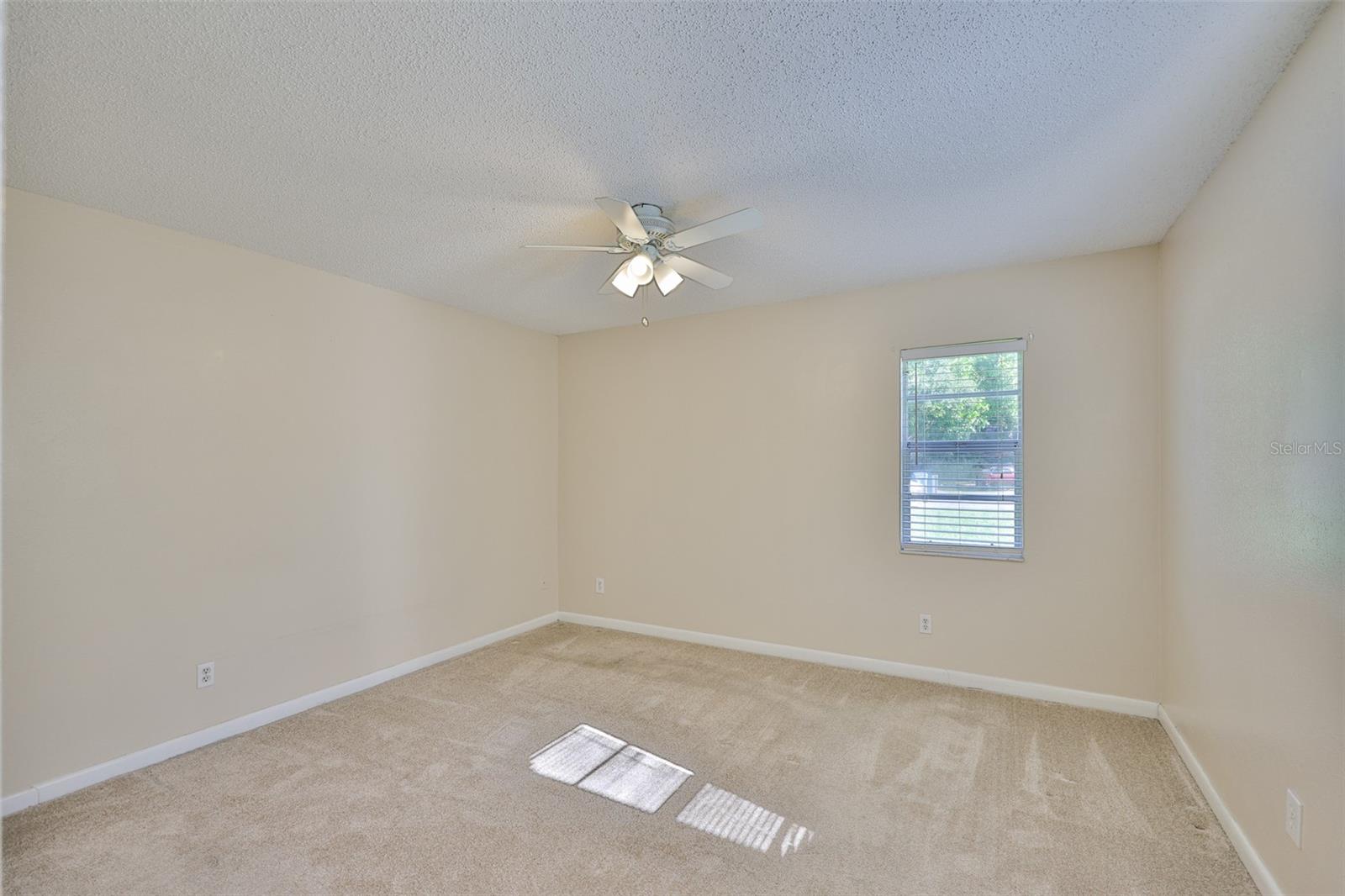 Image 18 of 35 For 11507 Valencia Drive B