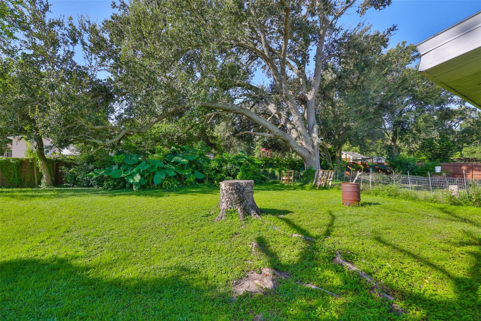 Image 27 of 35 For 11507 Valencia Drive B