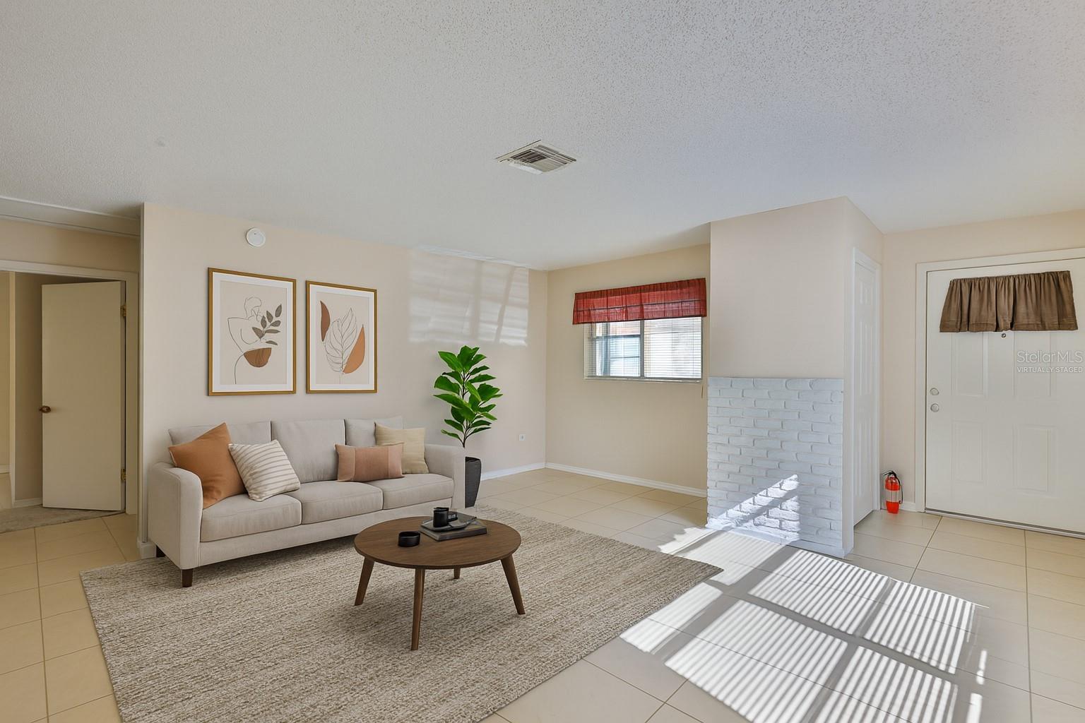Image 3 of 35 For 11507 Valencia Drive B