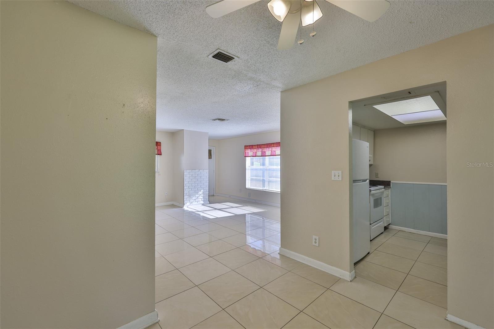 Image 8 of 35 For 11507 Valencia Drive B