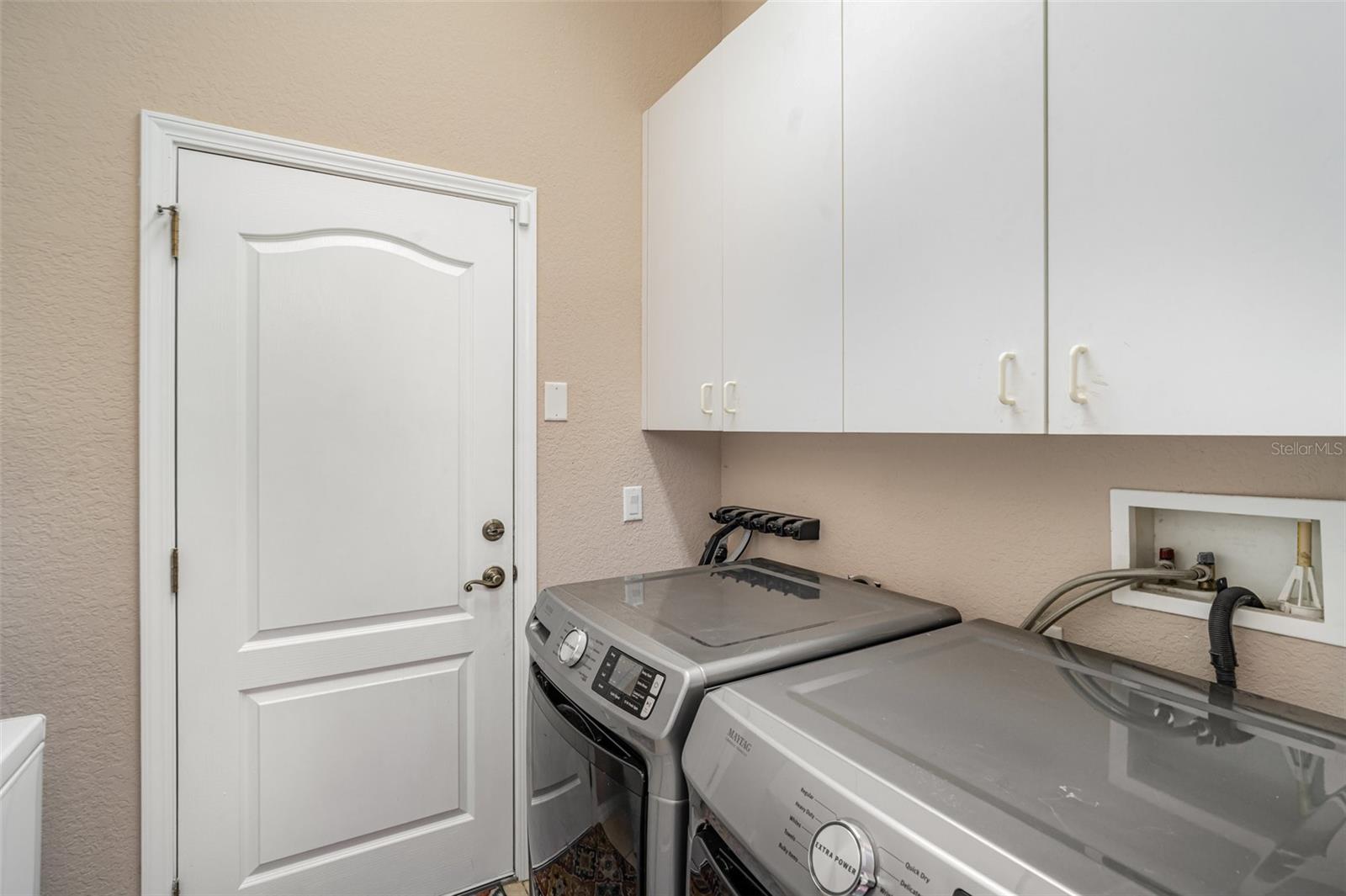 Image 17 of 22 For 909 Regal Manor Way