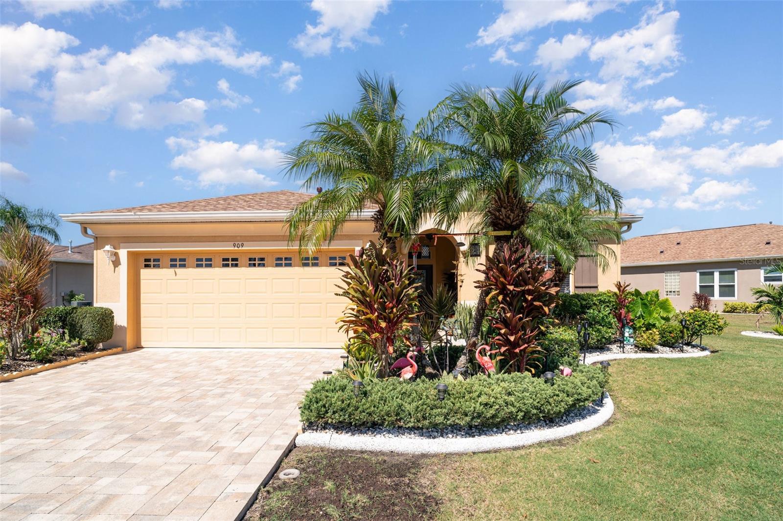 Image 2 of 22 For 909 Regal Manor Way