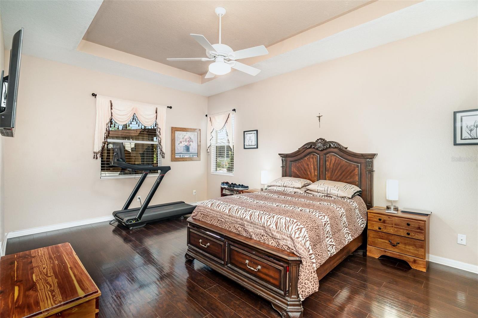 Image 9 of 22 For 909 Regal Manor Way