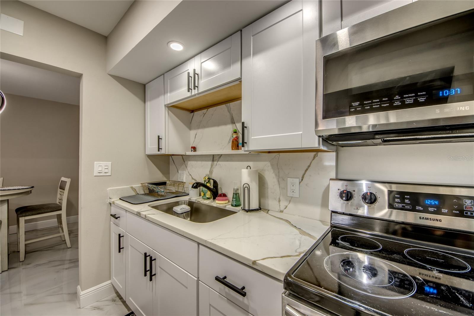 Image 22 of 35 For 2544 1st Street 107