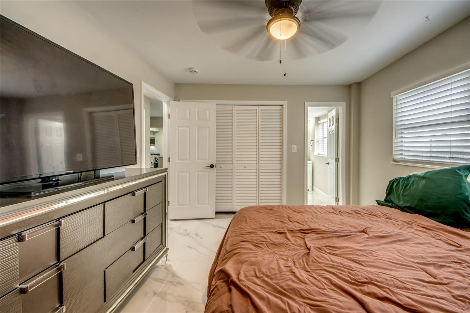 Image 26 of 35 For 2544 1st Street 107