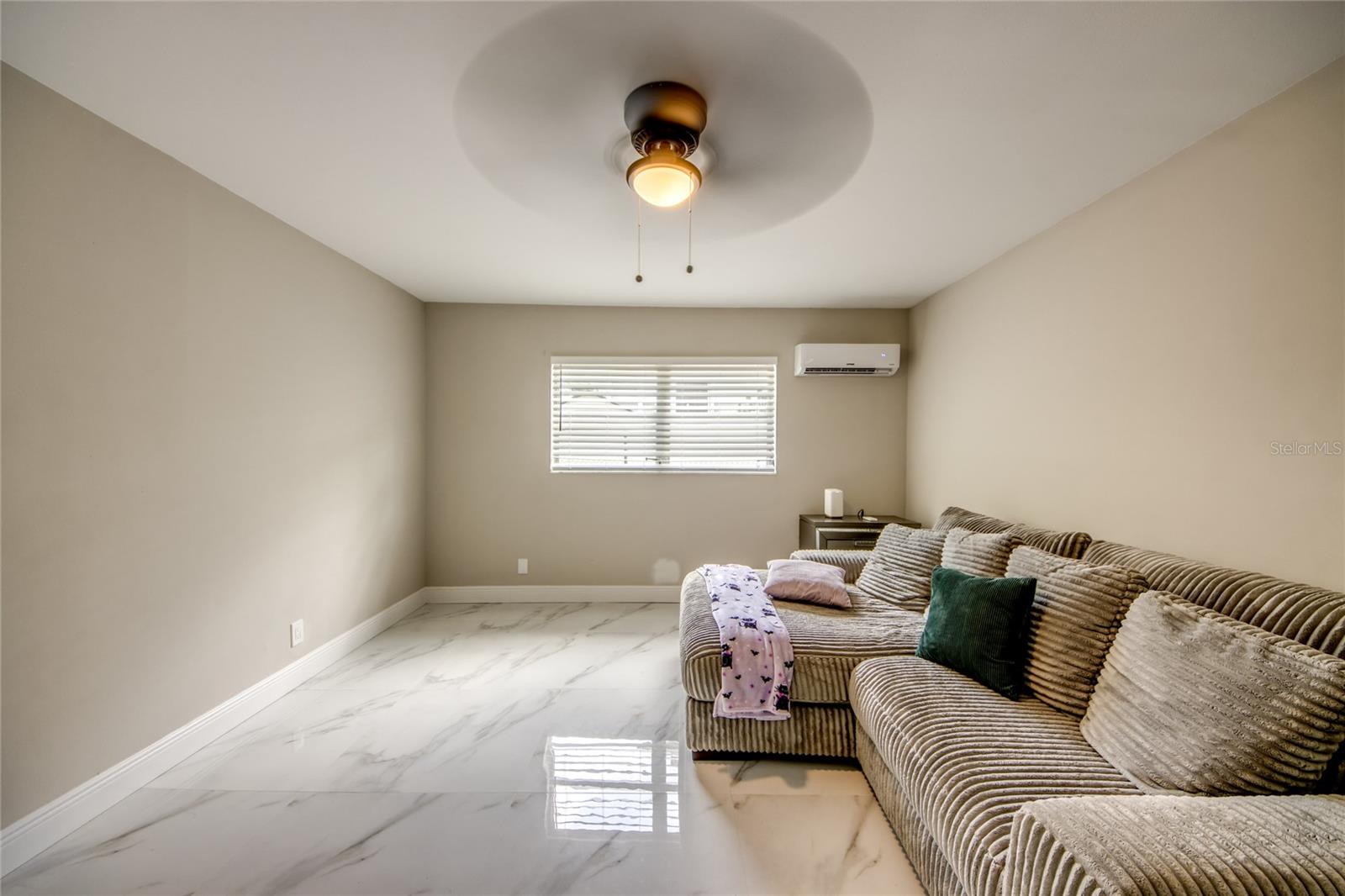Image 7 of 35 For 2544 1st Street 107