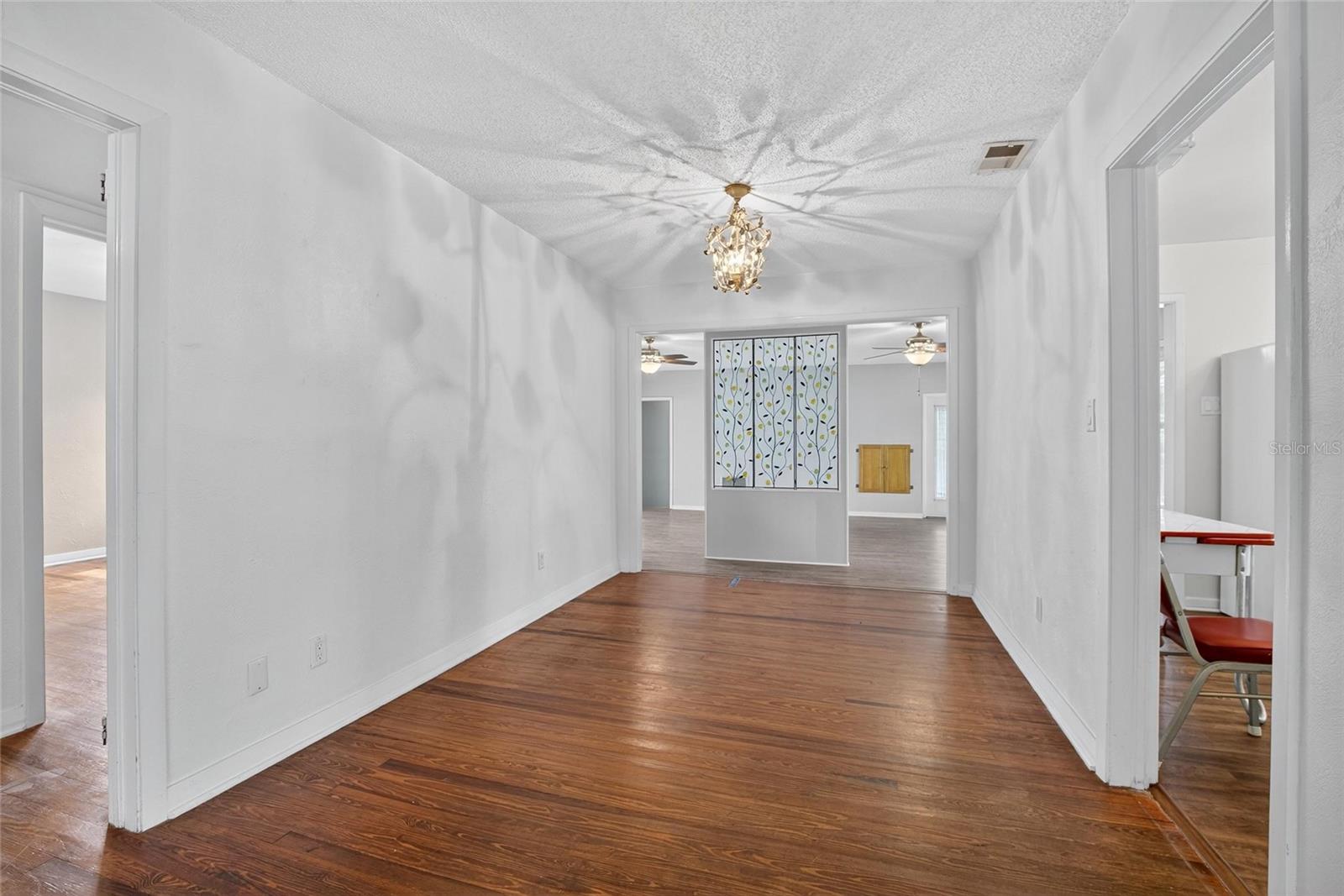 Image 11 of 39 For 509 Walker Street