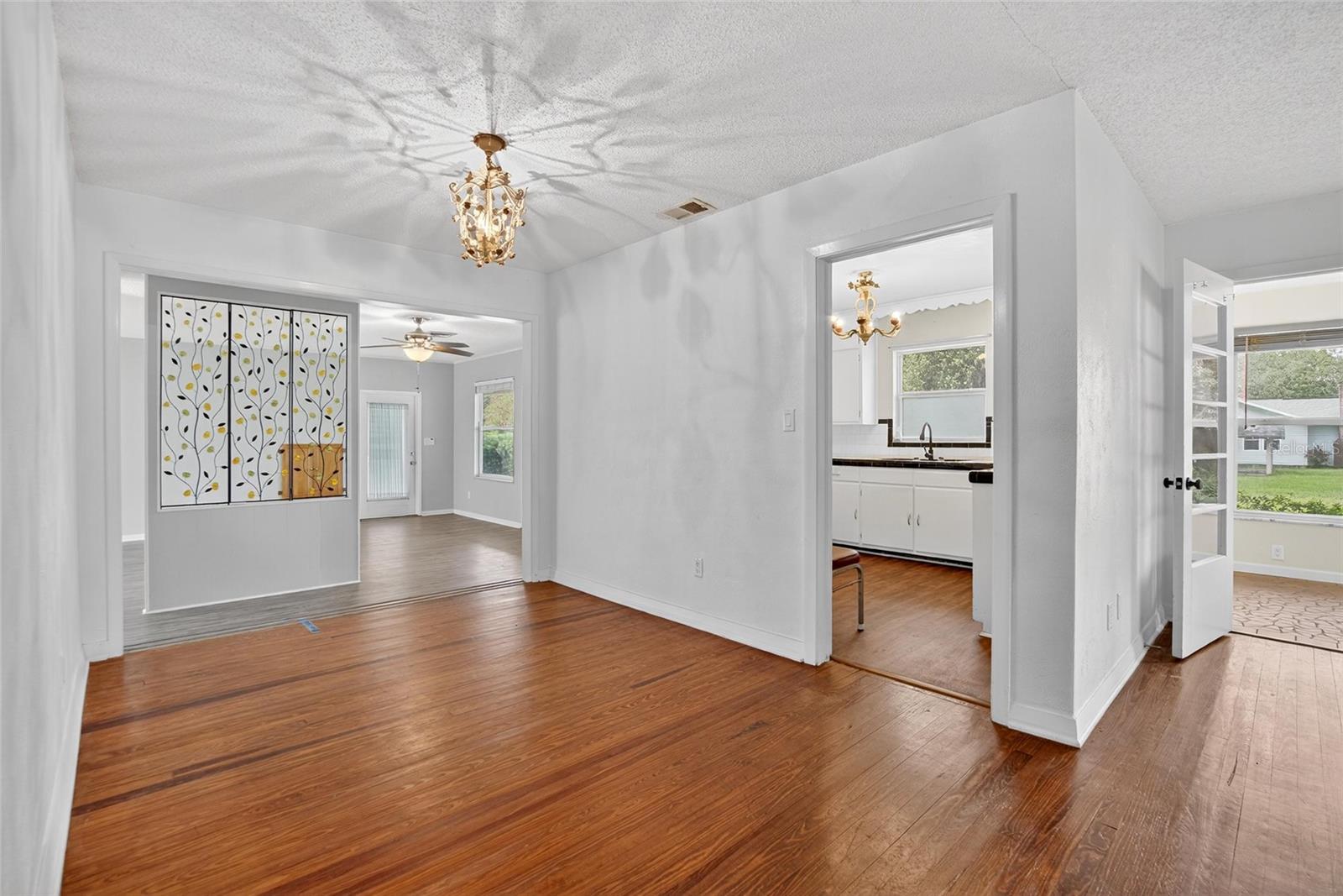 Image 12 of 39 For 509 Walker Street