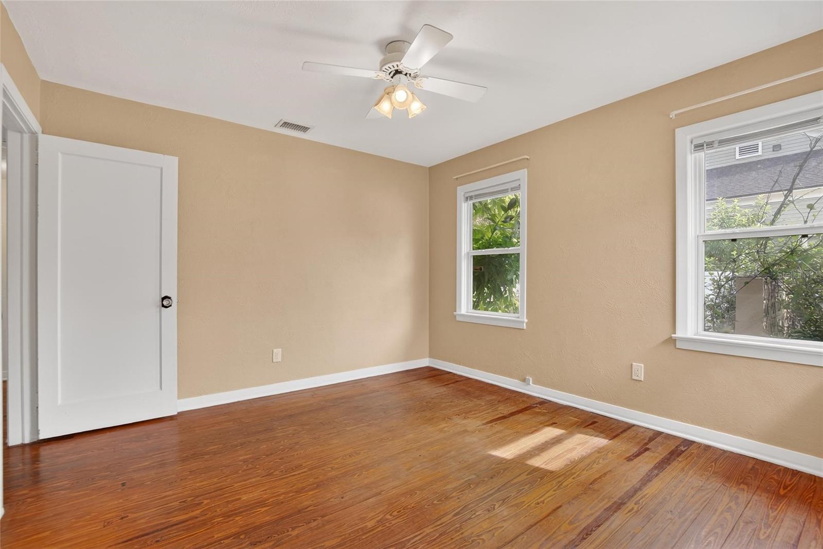Image 22 of 39 For 509 Walker Street