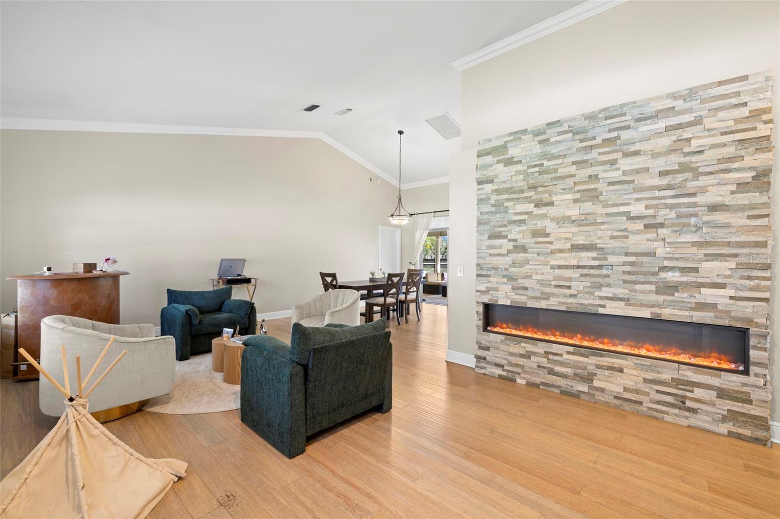Image 14 of 35 For 2113 Laindale Place