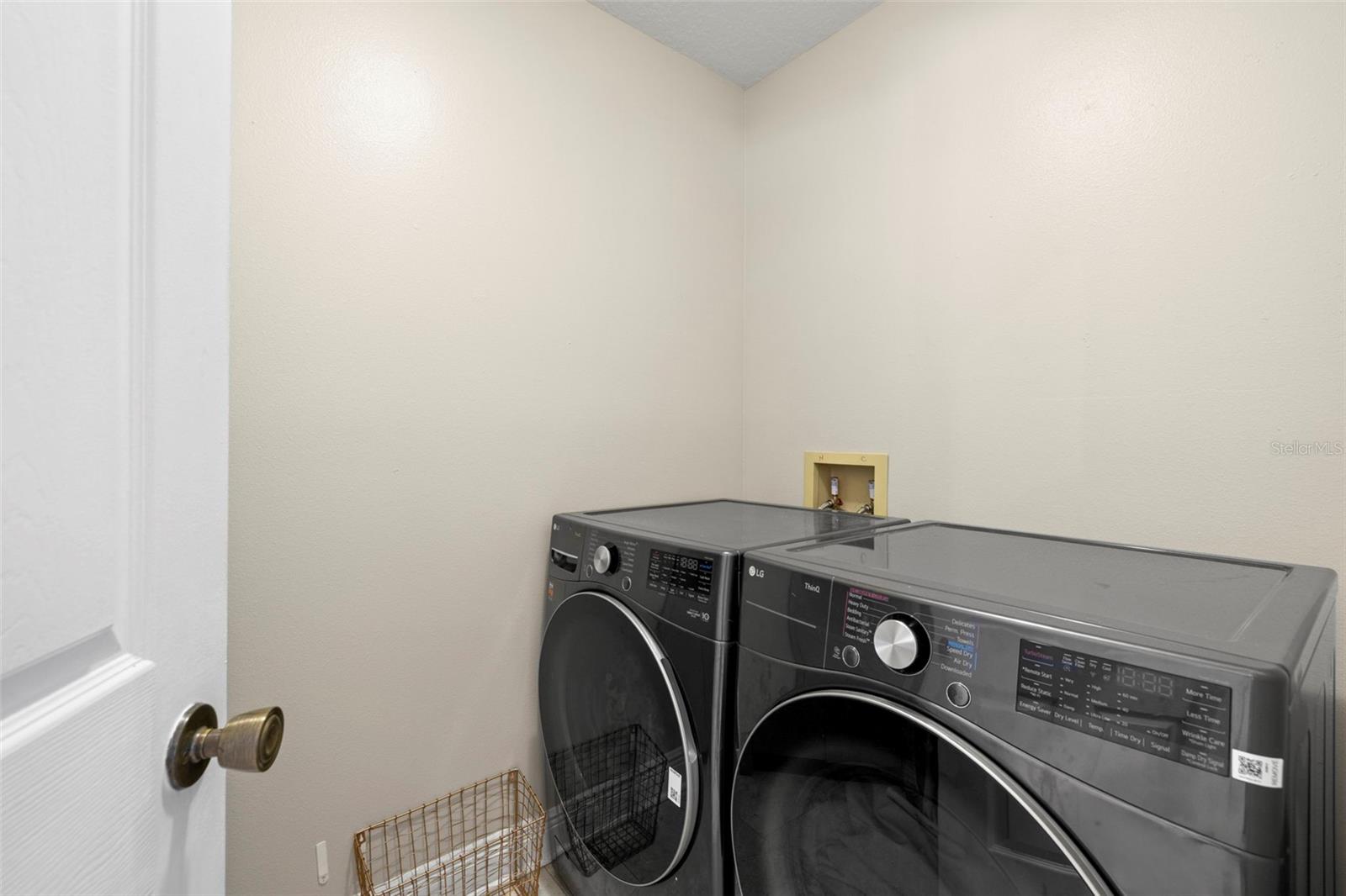 Image 27 of 35 For 2113 Laindale Place