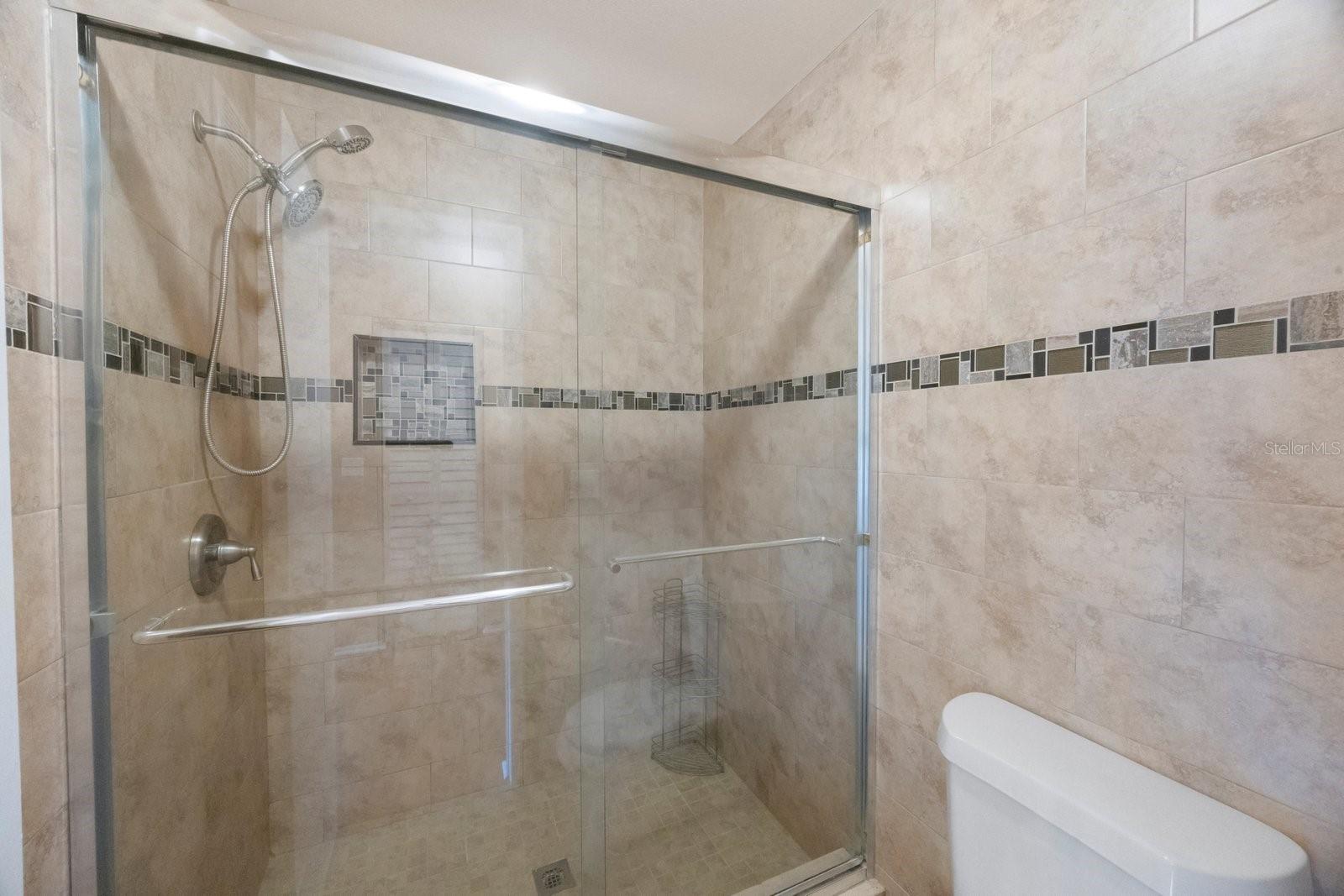 Image 12 of 22 For 6012 Laketree Lane F