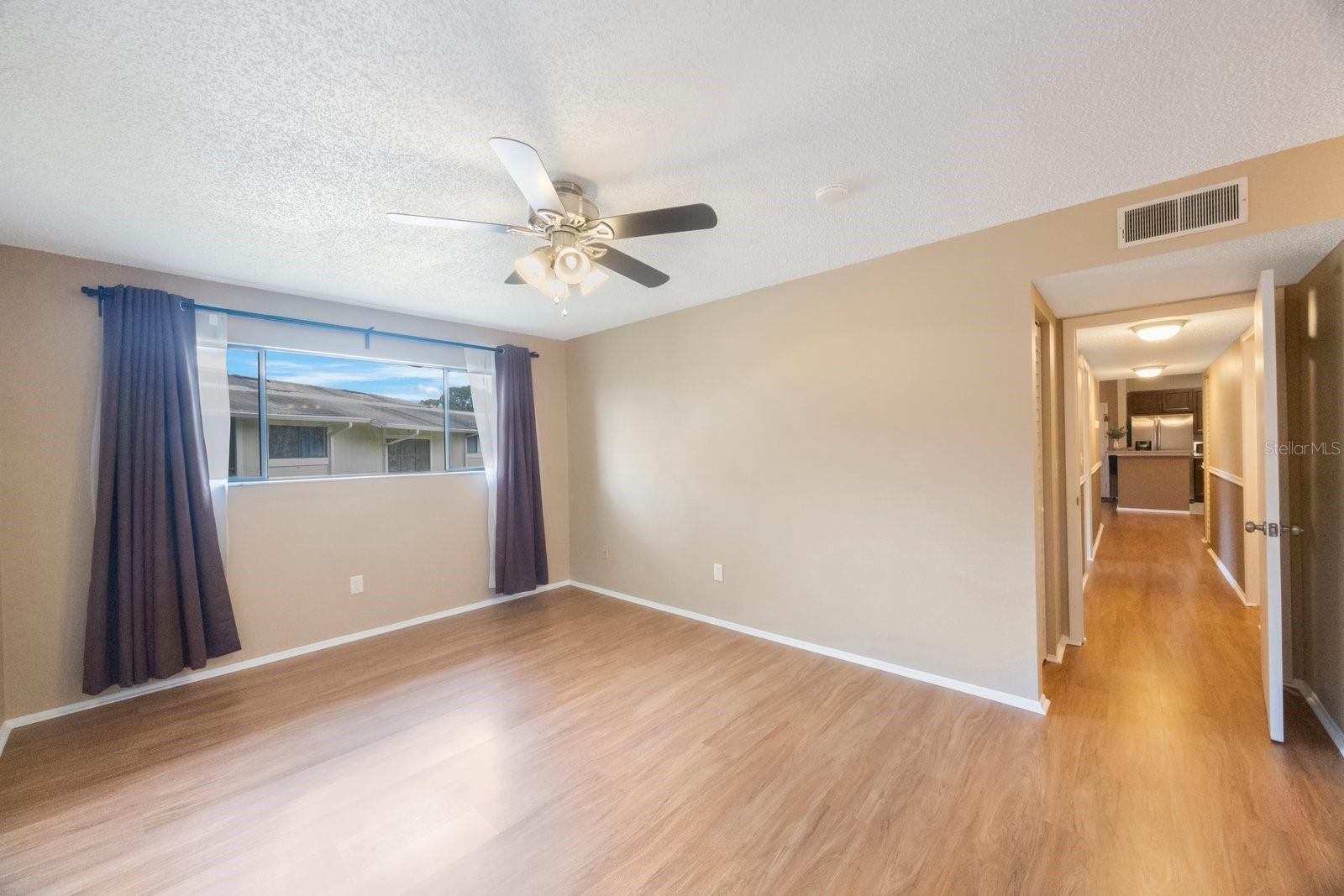 Image 14 of 22 For 6012 Laketree Lane F