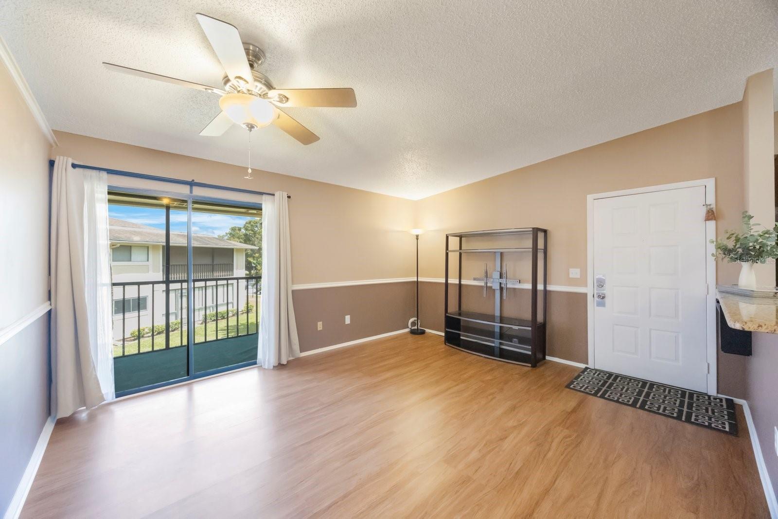 Image 7 of 22 For 6012 Laketree Lane F