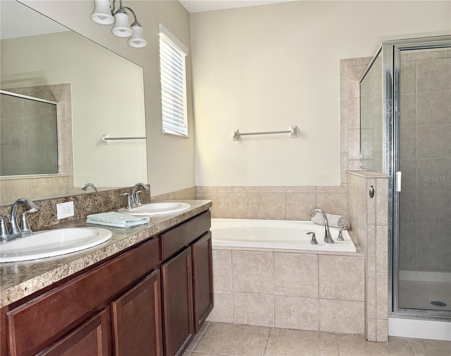 Image 16 of 36 For 1711 Palm Warbler Ln