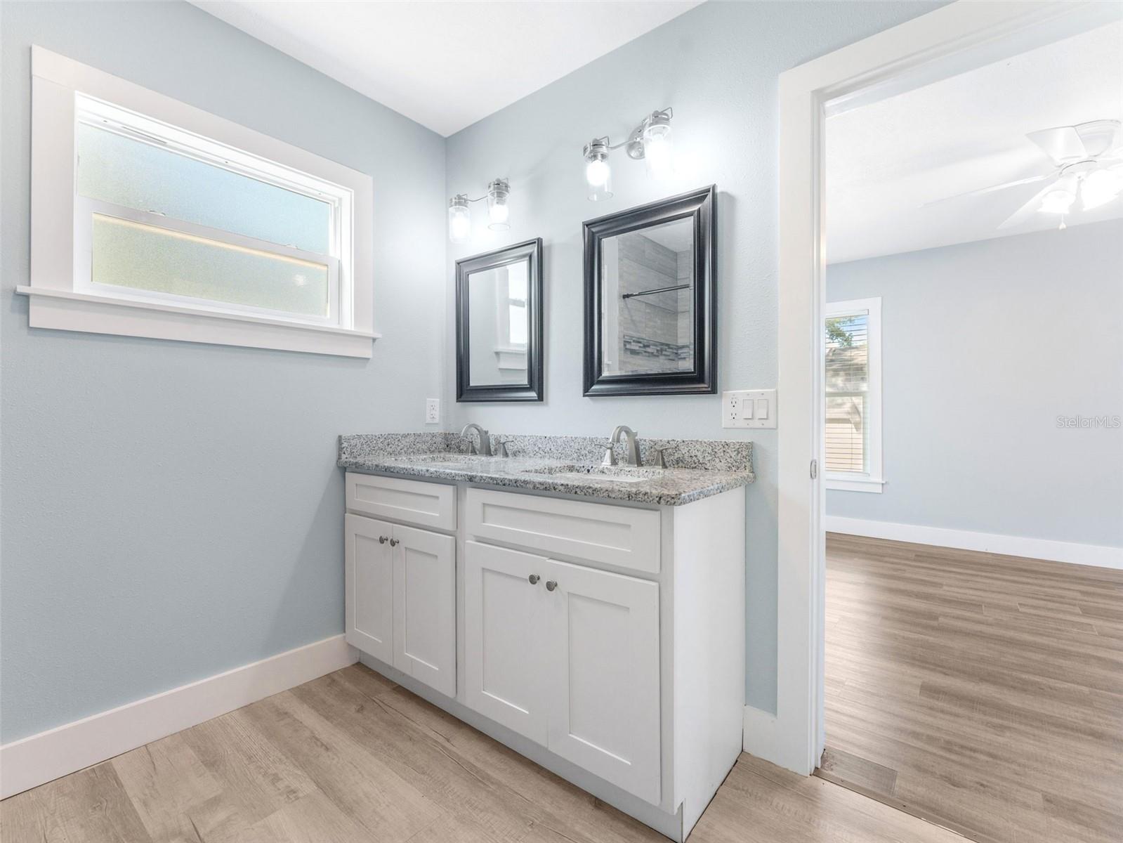 Image 14 of 38 For 6812 Navin Avenue