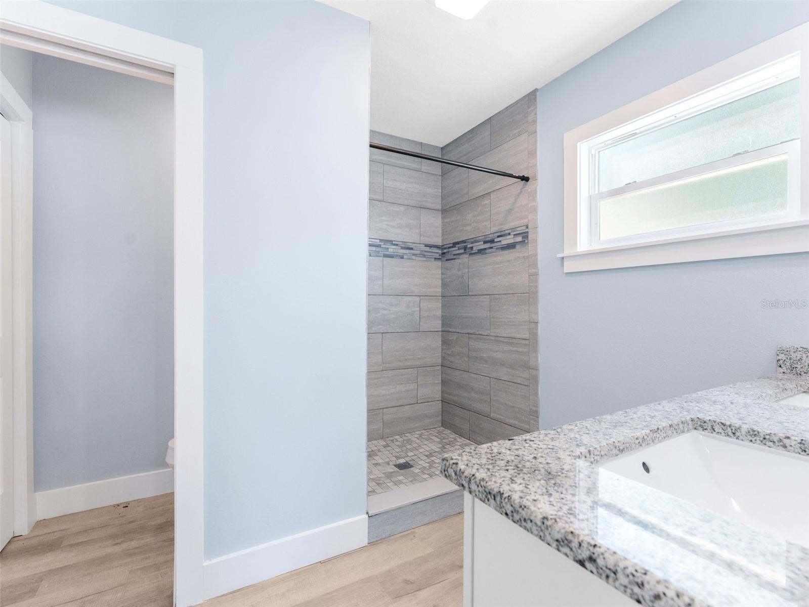 Image 15 of 38 For 6812 Navin Avenue