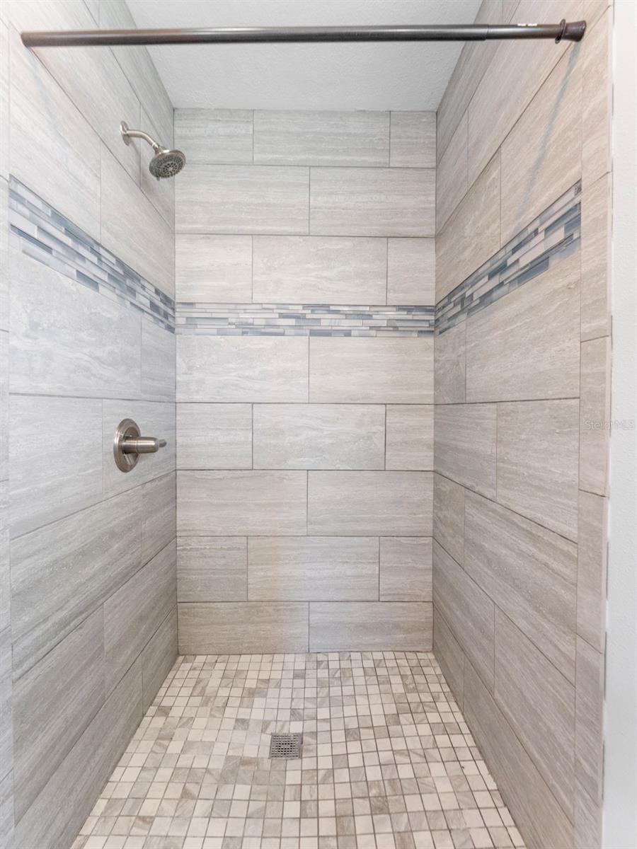 Image 16 of 38 For 6812 Navin Avenue