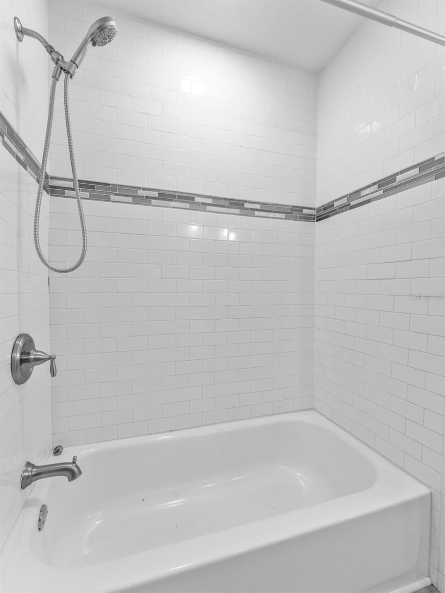 Image 23 of 38 For 6812 Navin Avenue