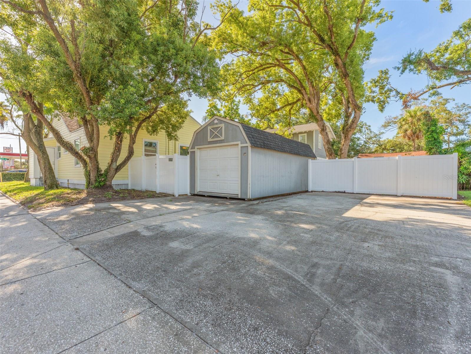Image 31 of 38 For 6812 Navin Avenue