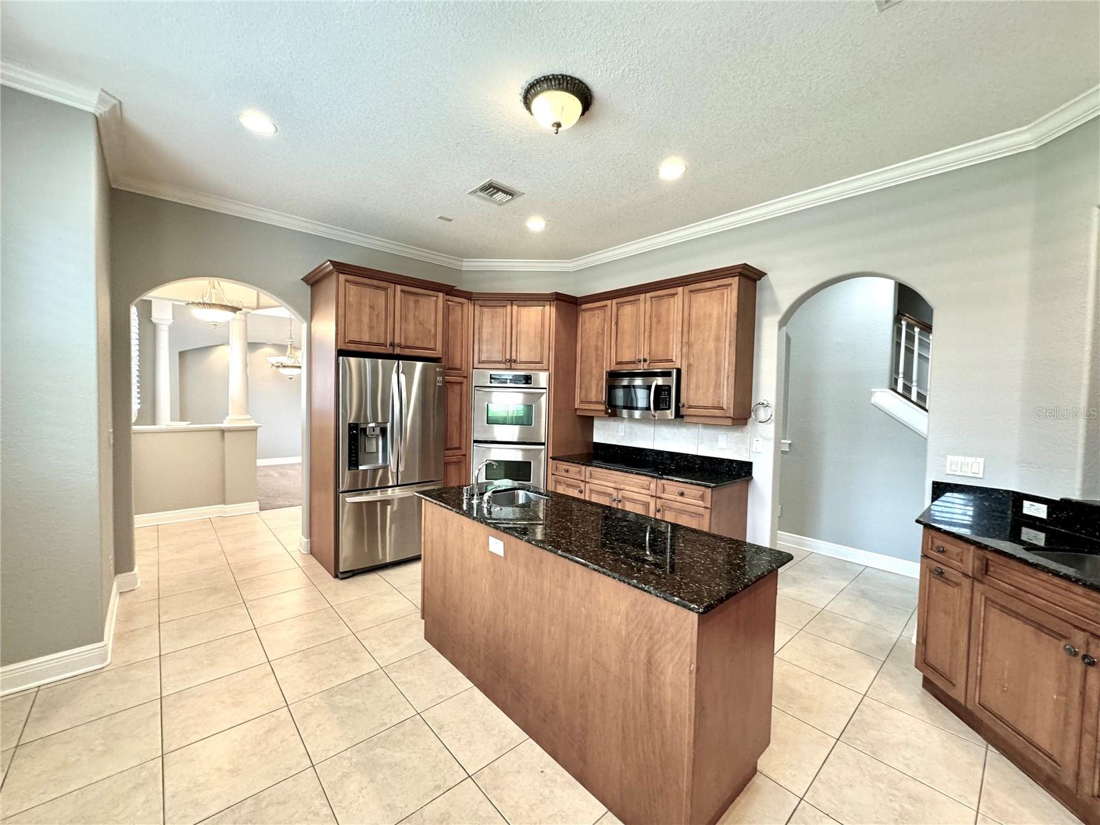 Image 6 of 46 For 601 Saxony Boulevard