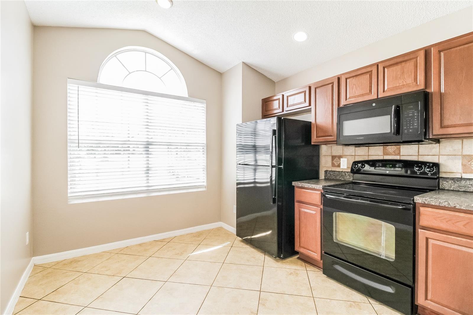 Image 7 of 15 For 1800 Wexham Boulevard