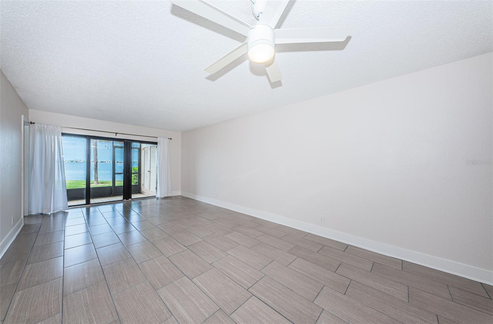 Image 16 of 63 For 6145 Sun Boulevard 107