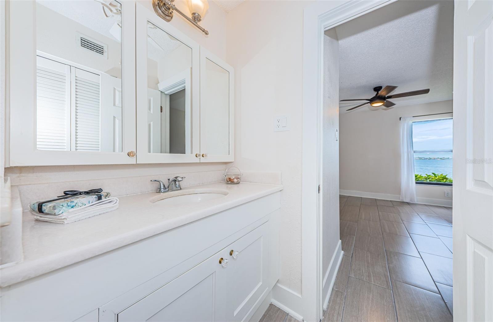 Image 25 of 63 For 6145 Sun Boulevard 107