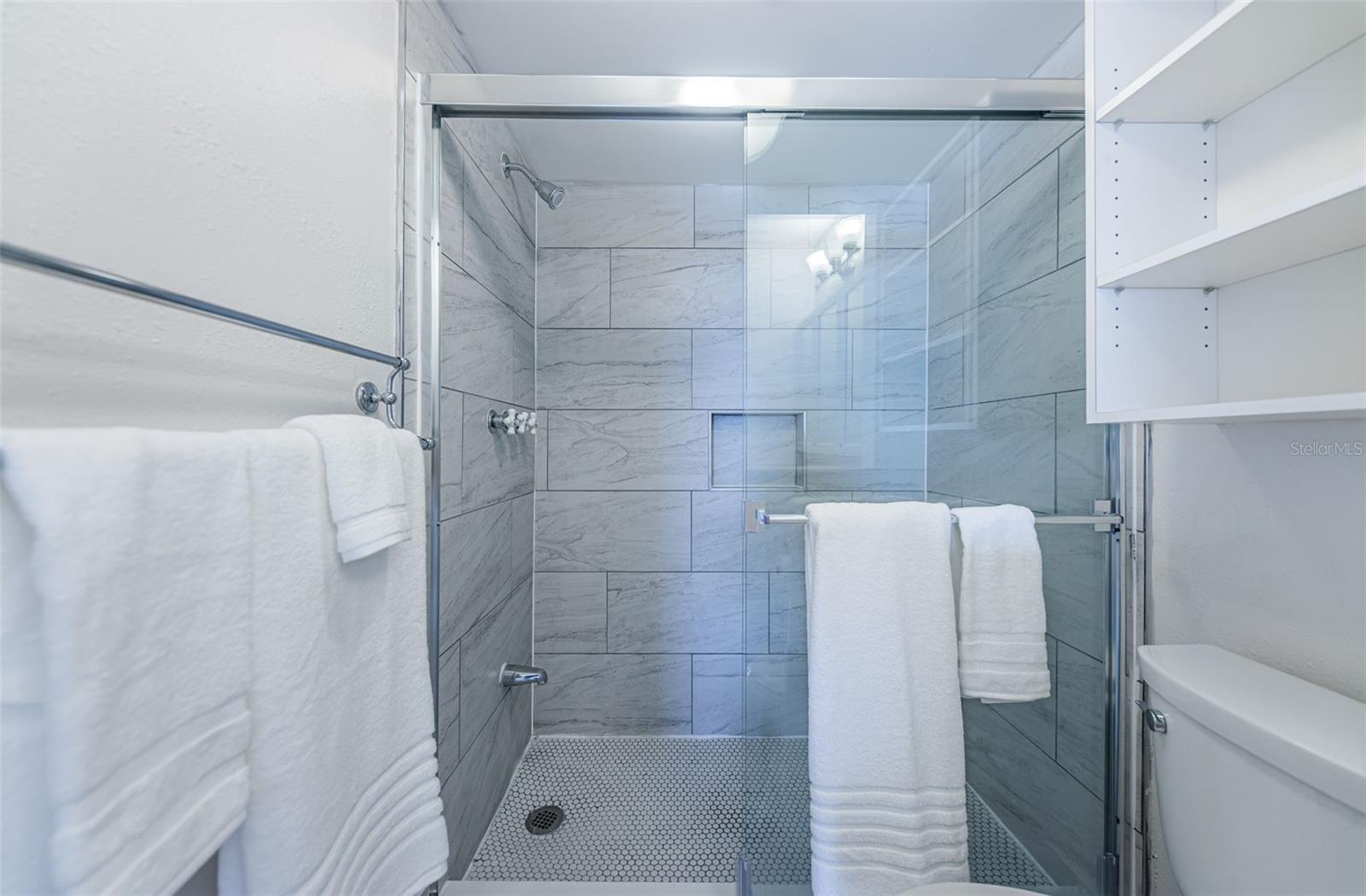 Image 27 of 63 For 6145 Sun Boulevard 107