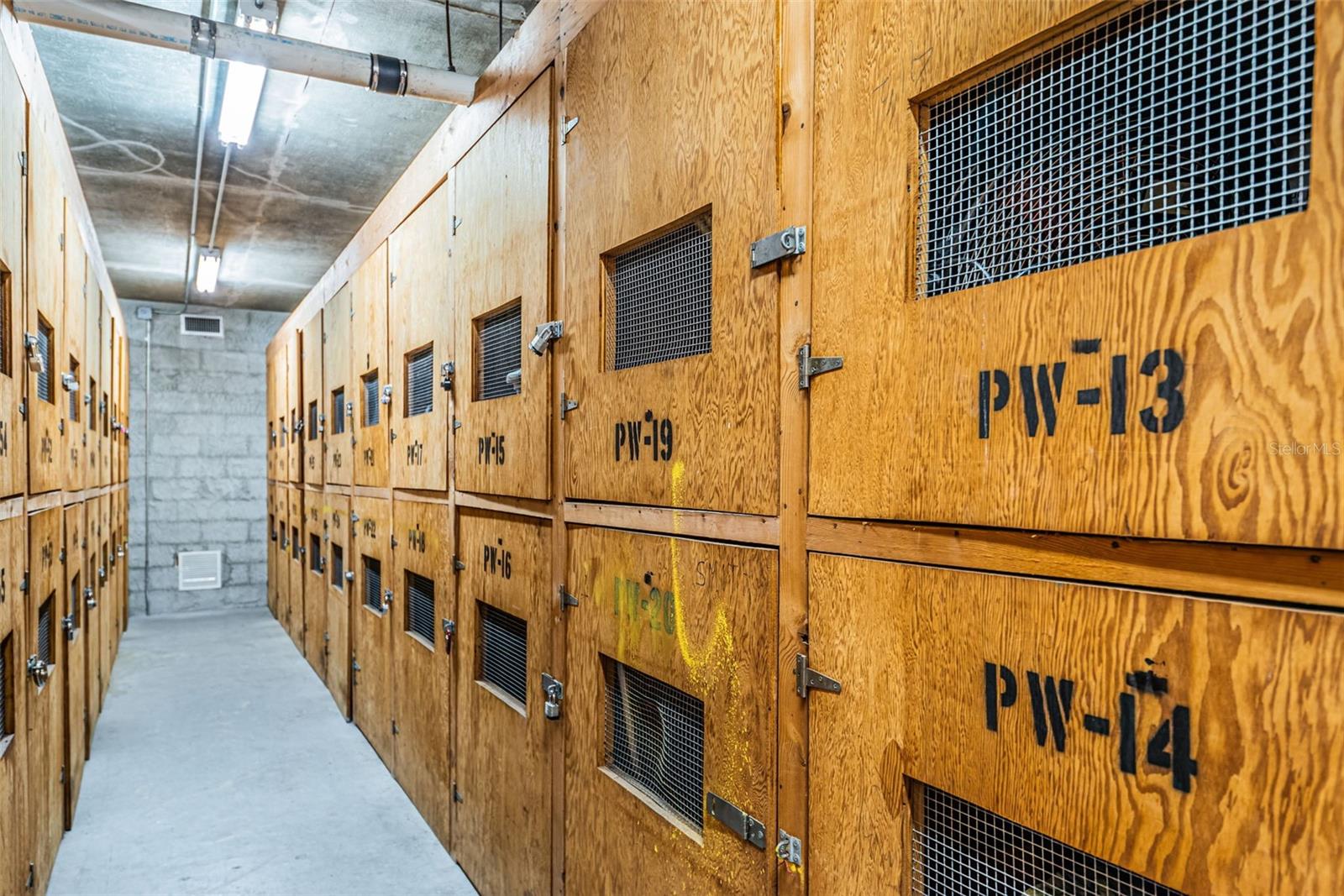 Image 31 of 63 For 6145 Sun Boulevard 107