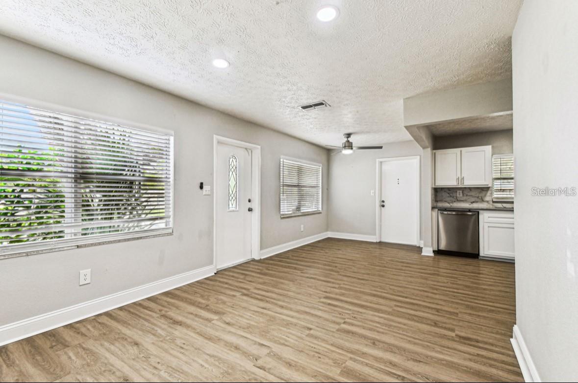 Image 12 of 13 For 10215 23 Street