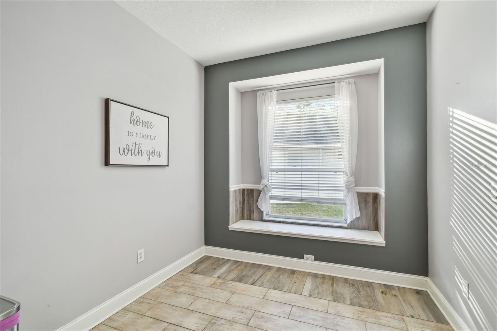 Image 24 of 81 For 18034 Lake Reflections Boulevard