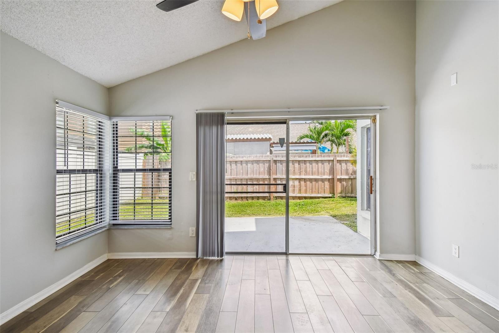 Image 16 of 76 For 12811 Millridge Forest Street E
