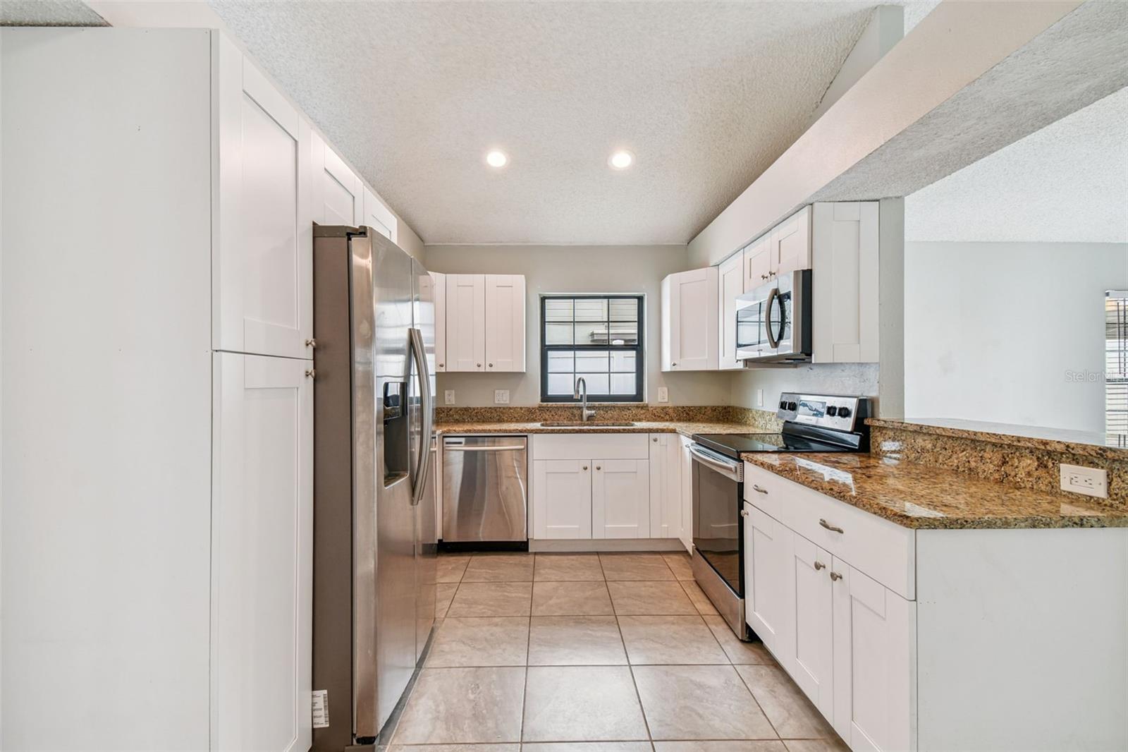 Image 25 of 76 For 12811 Millridge Forest Street E