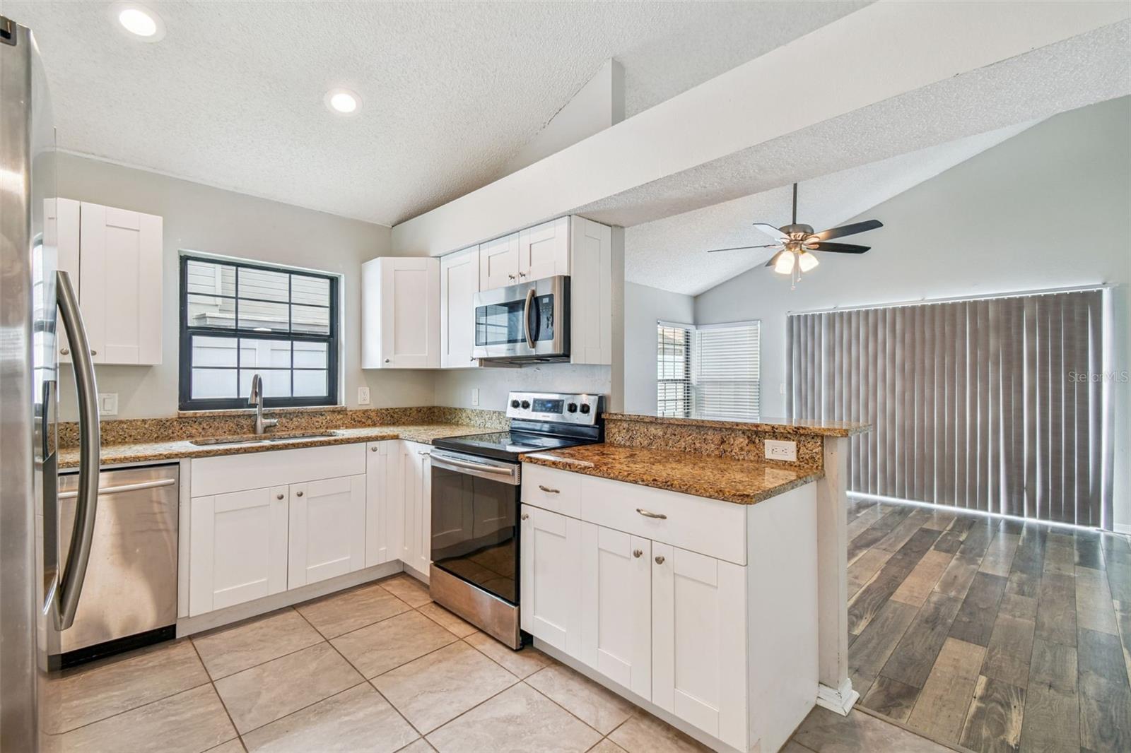 Image 26 of 76 For 12811 Millridge Forest Street E