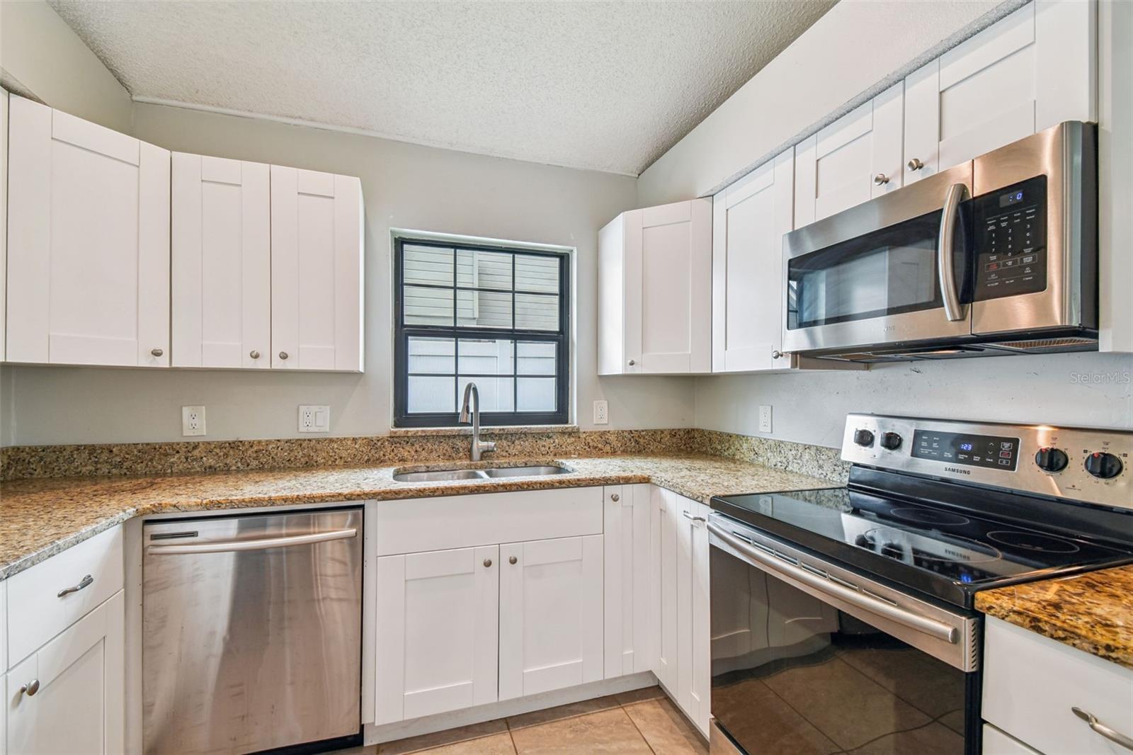 Image 27 of 76 For 12811 Millridge Forest Street E