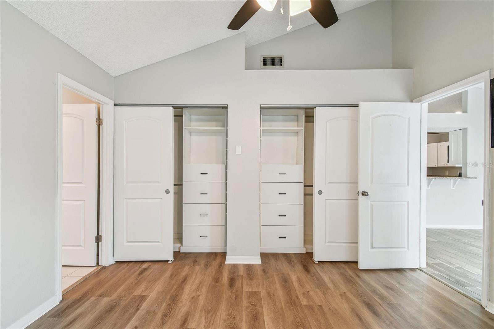 Image 35 of 76 For 12811 Millridge Forest Street E
