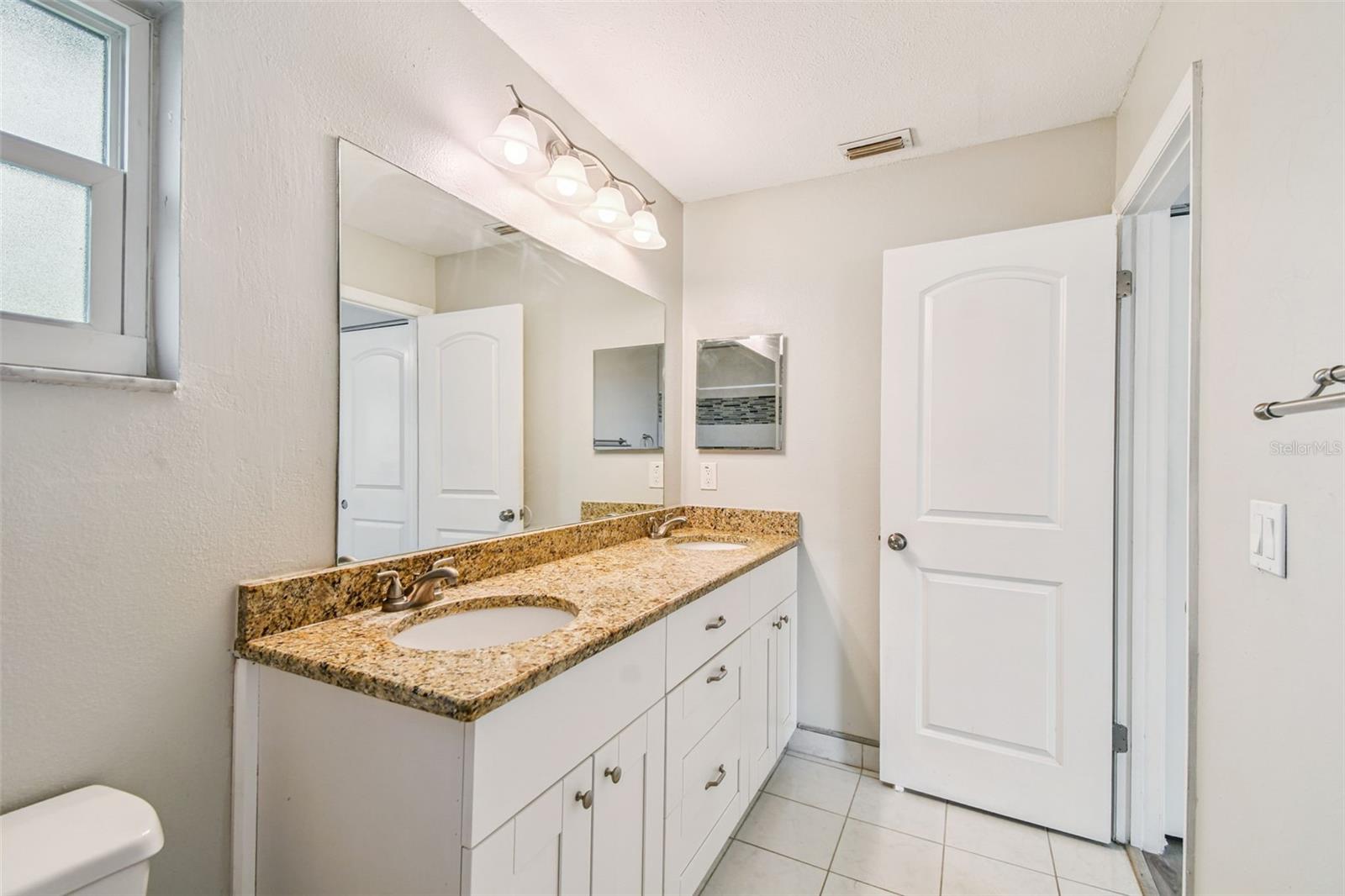 Image 38 of 76 For 12811 Millridge Forest Street E