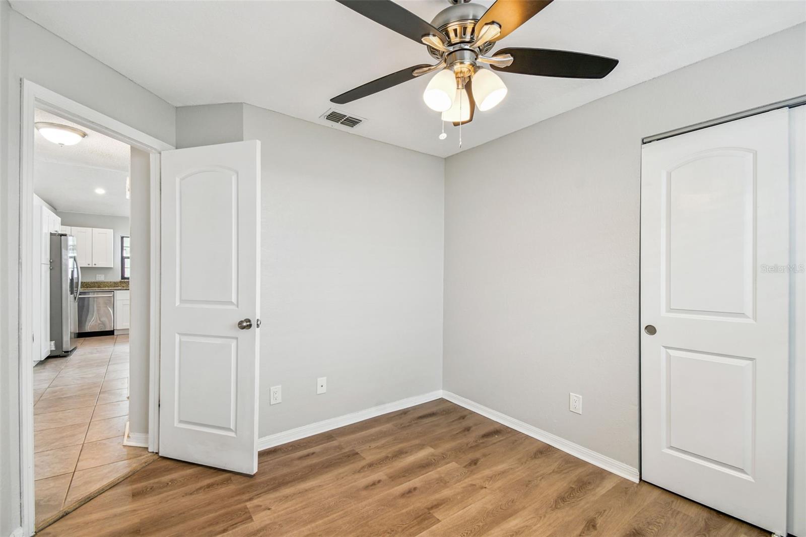 Image 40 of 76 For 12811 Millridge Forest Street E
