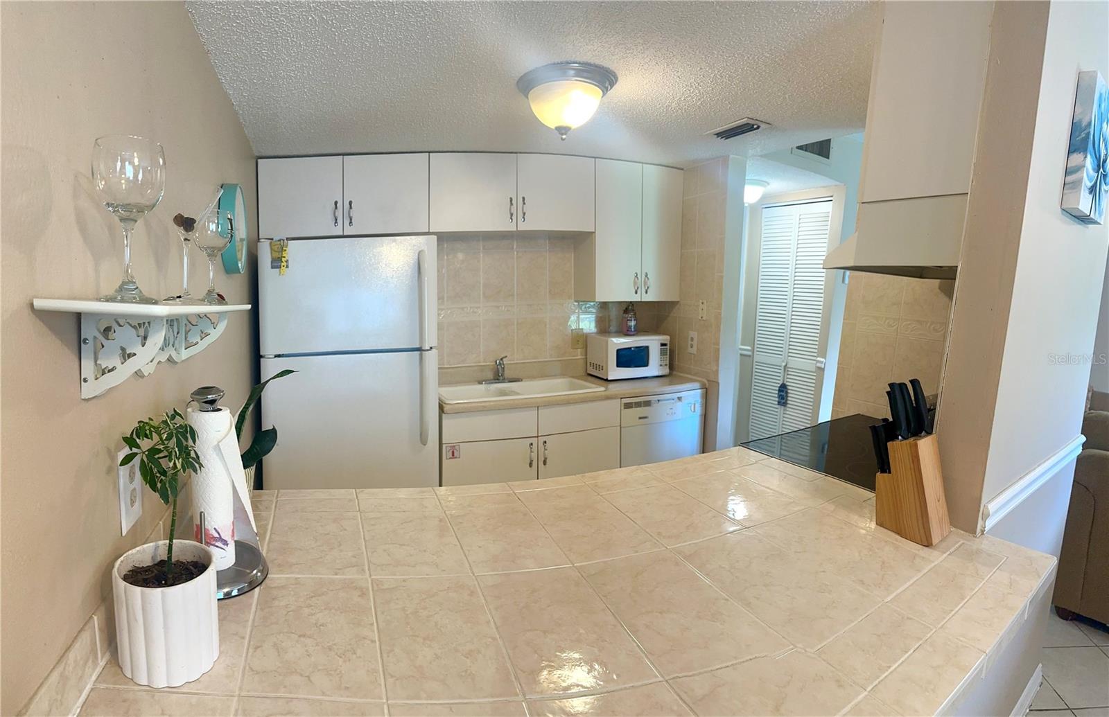 Image 18 of 36 For 4215 Bay Drive 1706a