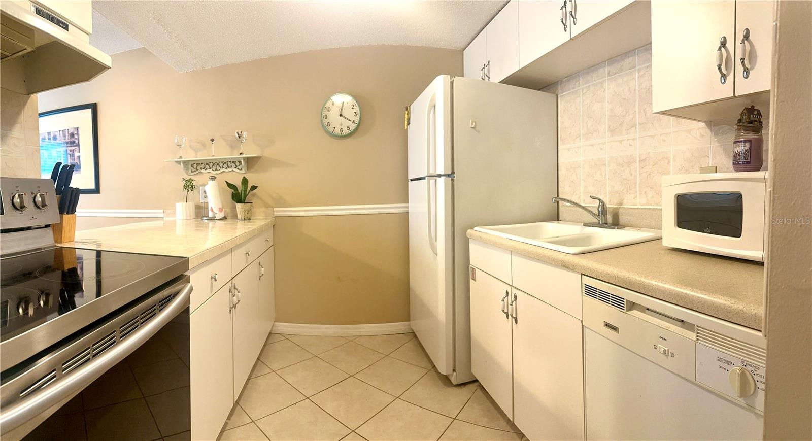Image 6 of 36 For 4215 Bay Drive 1706a