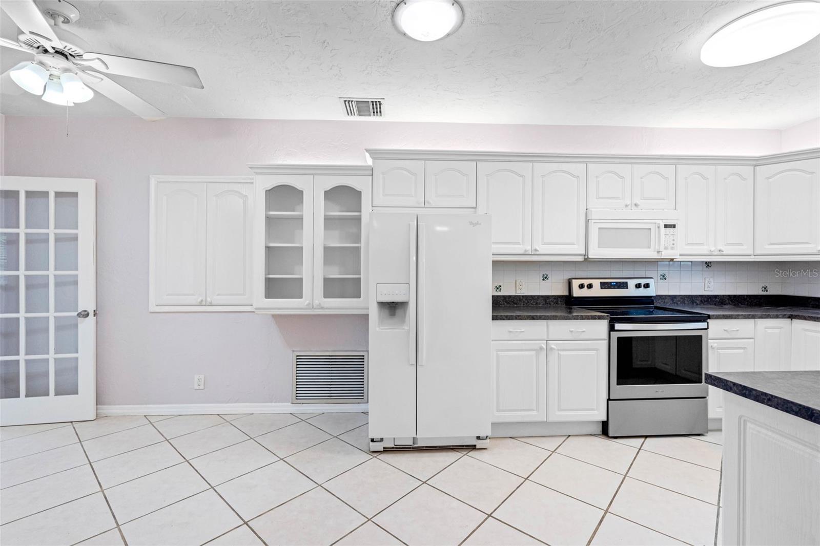 Image 23 of 33 For 4320 Yardley Avenue N