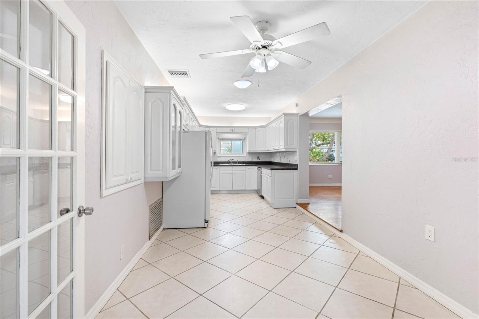 Image 24 of 33 For 4320 Yardley Avenue N