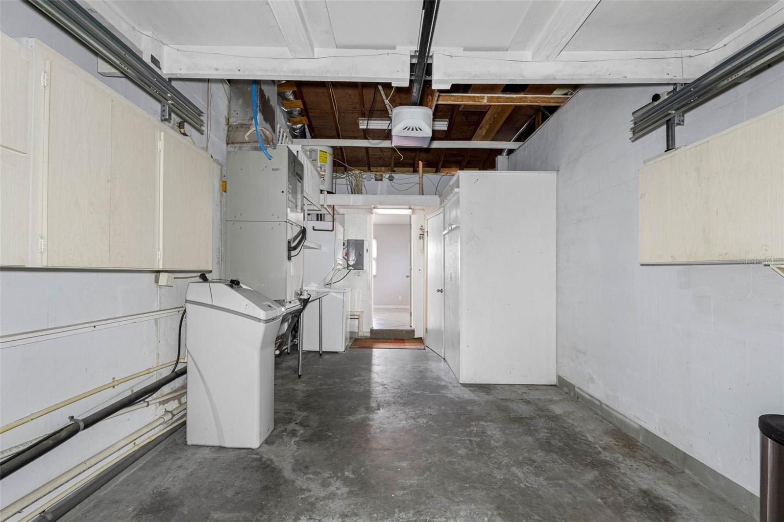 Image 29 of 33 For 4320 Yardley Avenue N