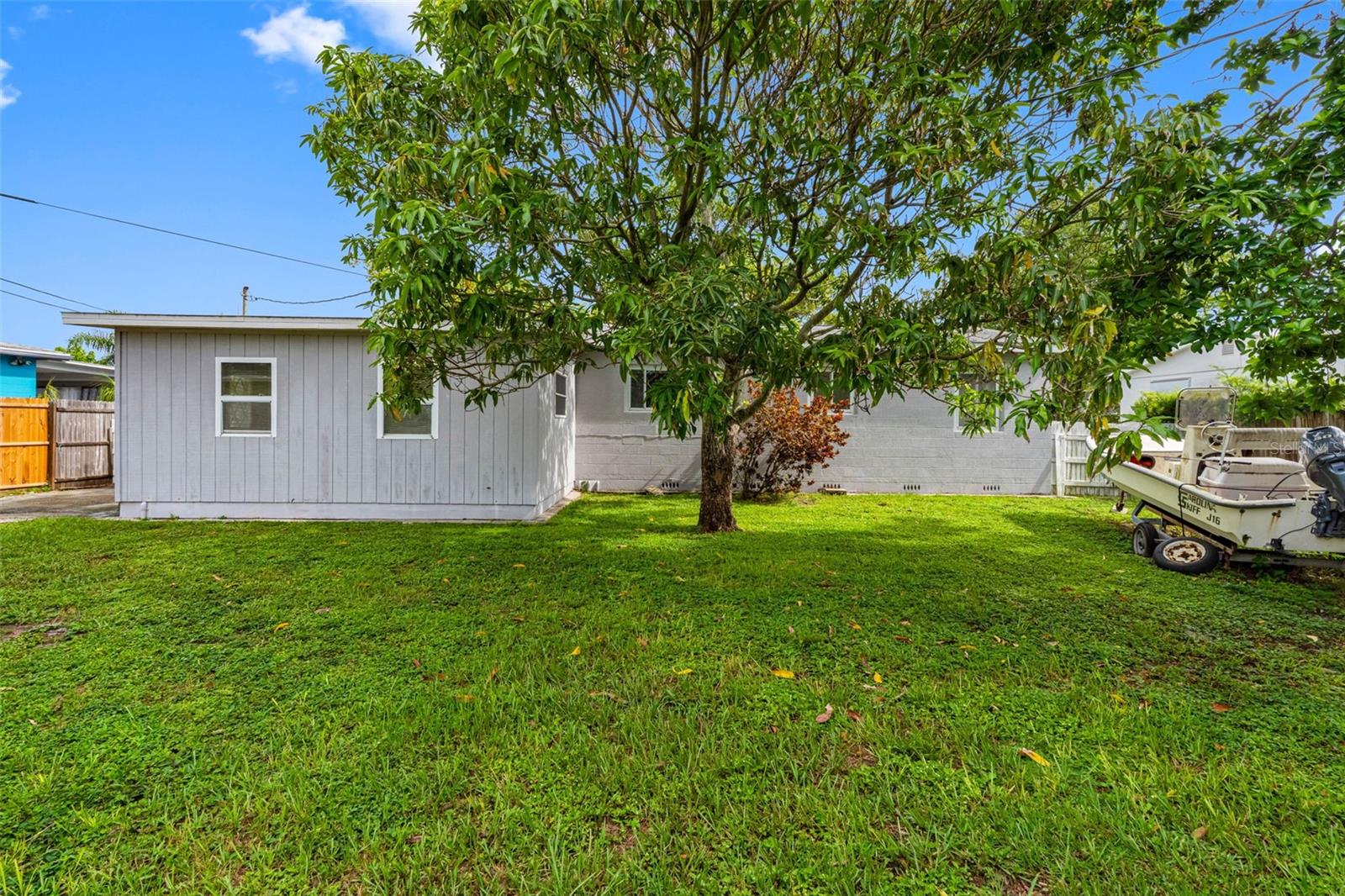 Image 3 of 33 For 4320 Yardley Avenue N