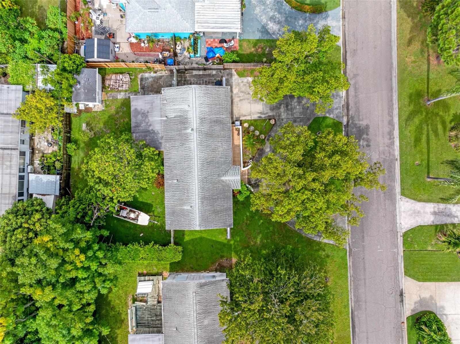 Image 32 of 33 For 4320 Yardley Avenue N