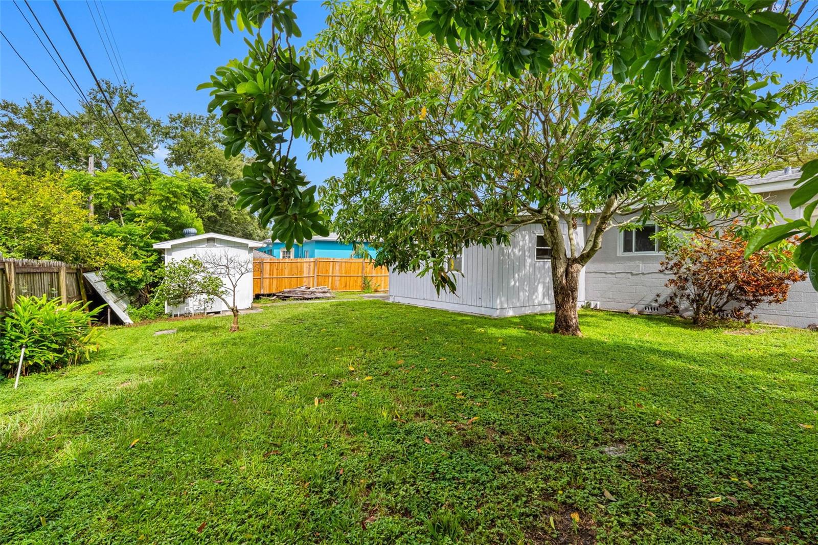 Image 4 of 33 For 4320 Yardley Avenue N