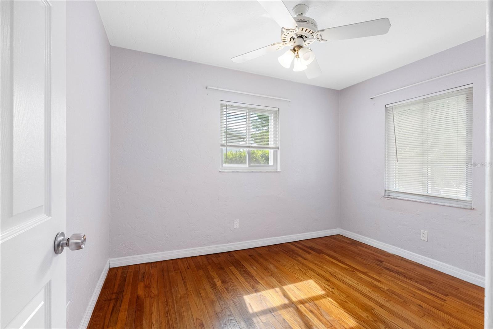 Image 7 of 33 For 4320 Yardley Avenue N